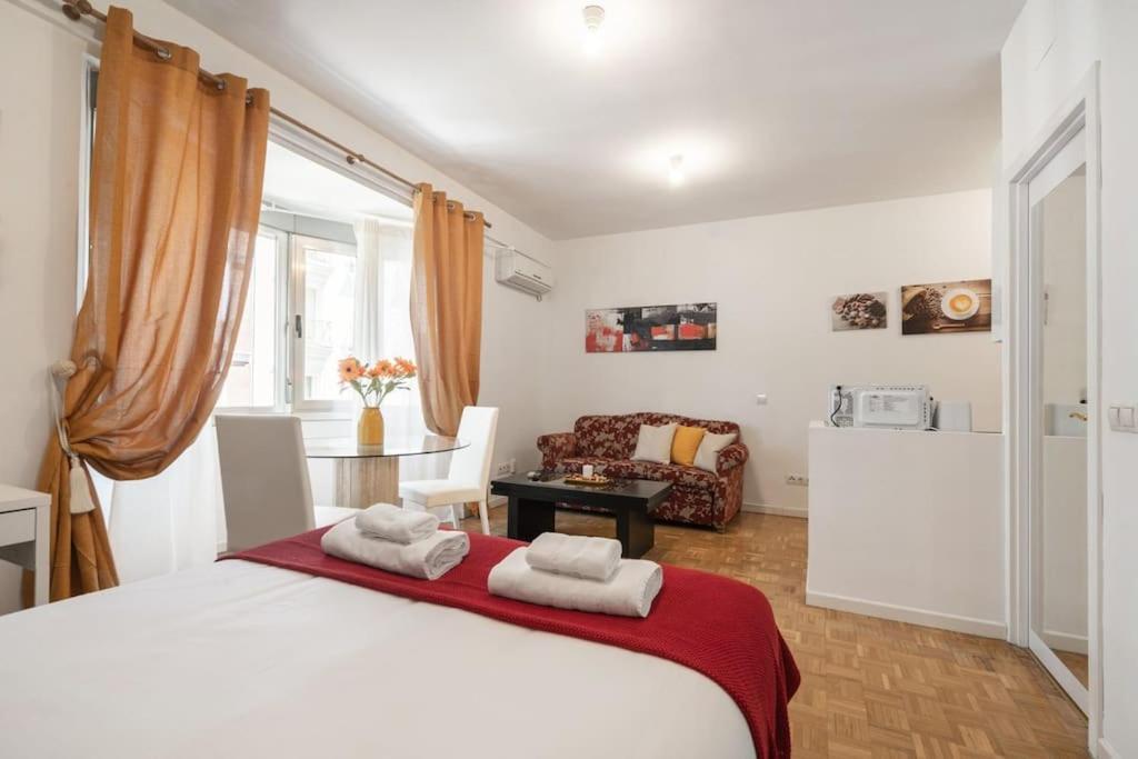 Studio Located In Puerta De Alcala - 2 Madrid Luaran gambar