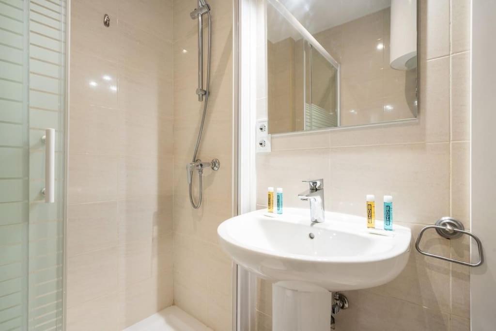 Studio Located In Puerta De Alcala - 2 Madrid Luaran gambar